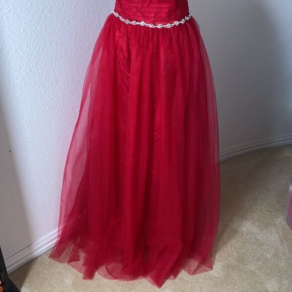 Red Prom / Evening Dress with Silver waist detail. - Picture 4 of 10